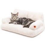 Stylish Fluffy Cat Bed for Indoor Use