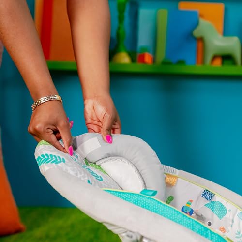 Bright Starts Cradling Bouncer Seat with Vibration & Melodies -Jungle Vines