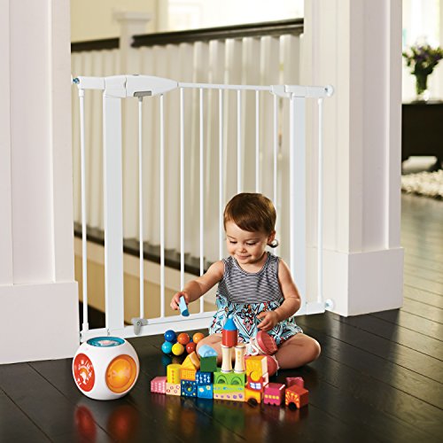 Munchkin Easy Close Metal Baby Gate, White, Model MK0002-012