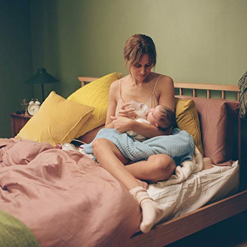 Tommee Tippee Closer to Nature Newborn Baby Bottle Feeding Starter Set, Anti-Colic Valve, Breast-Like Nipples - BPA-Free, Pink (Design May Vary)