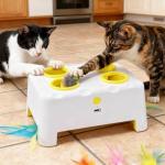 Interactive 2-in-1 Cat Toy with Moving Feathers