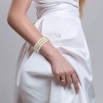 Elegant Off-White Faux Pearl Stretch Bracelet for Women