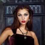 Mikovivi Wood Bead Necklace & Flower Earrings Set