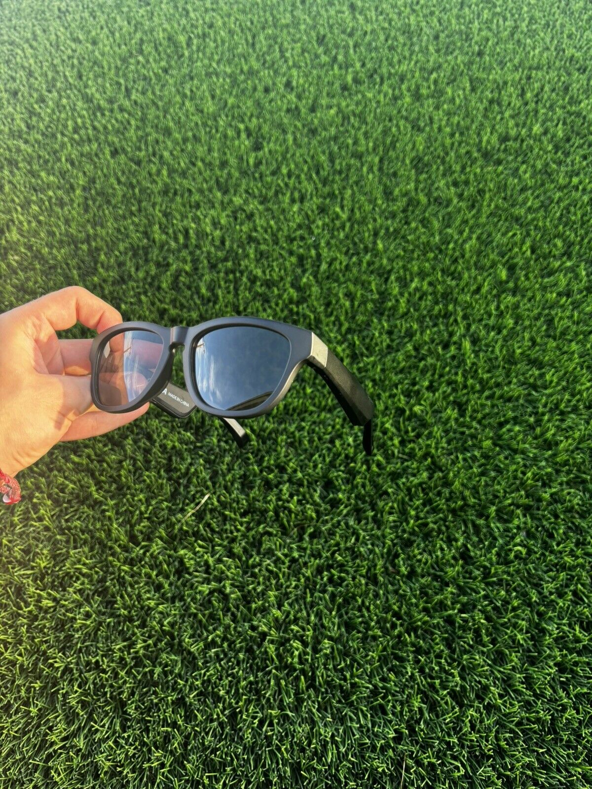 Stylish Smart Glasses with Advanced Features