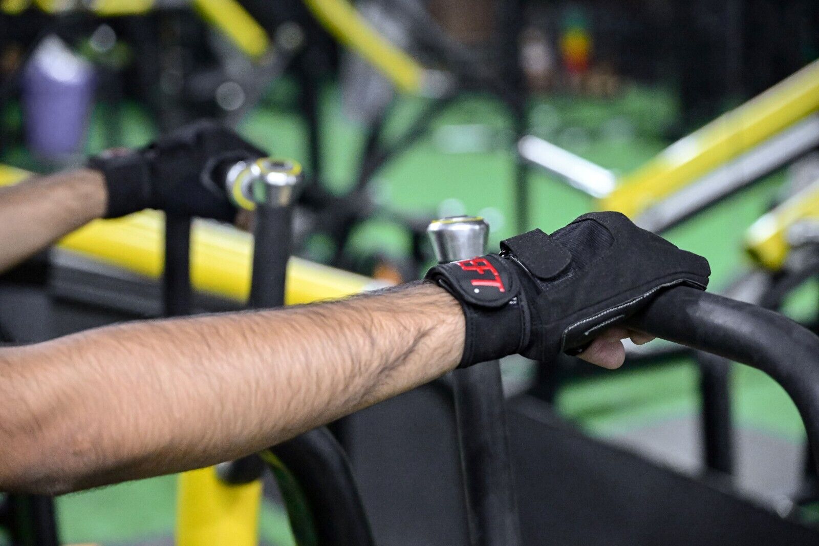Weightlifting Gloves for Gym Bodybuilding and Exercise