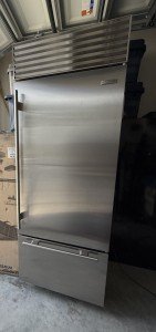 Sub-Zero Built-In Icebox for Your Kitchen
