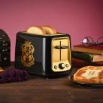Harry Potter Hogwarts Crest 2-Slice Toaster