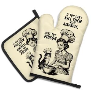 Funny Vintage Oven Mitts and Pot Holder Set