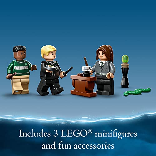 Slytherin House Banner Building Set - Hogwarts Castle
