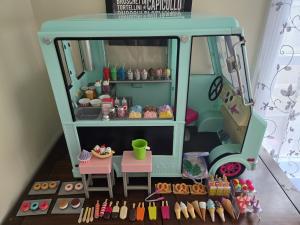 Our Generation Sweet Ice Cream Truck with Accessories