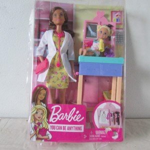 Barbie Pediatrician Playset - Brunette Doll