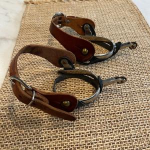 Leather Spurs with Metal Rowels for Equestrian Fun