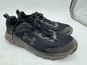 Under Armour Men's Black Running Shoes Size 10