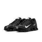Nike Reax 8 Tr Sneakers in Black and White