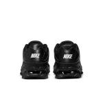 Nike Reax 8 Tr Sneakers in Black and White