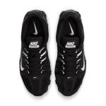 Nike Reax 8 Tr Sneakers in Black and White