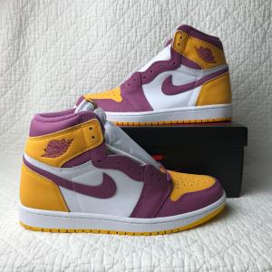 NIKE Unisex Basketball Sneakers in University Gold