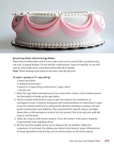 All-in-One Guide to Cake Decorating: Over 100 Step-by-Step Cake Decorating Techniques and Recipes (CompanionHouse Books) Clear Instructions for How to Decorate Cakes, Make Flowers, Use Fondant, & More