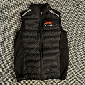 Women’s Formula 1 Black Full Zip Puffer Vest