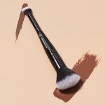 e.l.f. 2-in-1 Concealer & Foundation Duo Brush