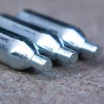 CXWXC 16g/25g Threaded CO2 Cartridges for Bike Tires - Cartridge for CO2 Inflator with Threaded Connection, CO2 Pump for Road and Mountain Bikes (D: 12 Pack)