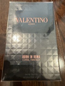 parfum Valentino born in roma eau de toilette good gift for men.
