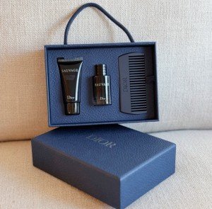 Dior Sauvage Men Gift Set, Eau de toilette 10ml, moisturizer and comb