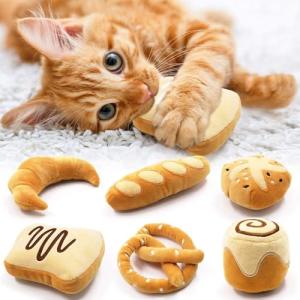 CiyvoLyeen Catnip Bread Toys for Kittens - 6 Pack