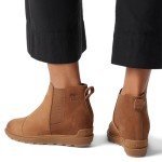 Sorel Evie™ II Chelsea Boots in Taffy/Gum