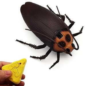 Tipmant Mini Remote Control Realistic Roach Toy