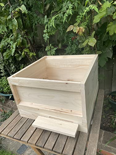 European-Made Beehive Set with Cedar Wood