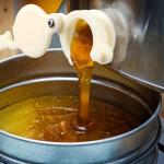 2 Pack 5 Gallon Honey Buckets with Spigot