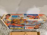 Rough Rider 4x4 Torture Trail 1982 MAGNUM P.I. Ljn Vintage NEW Unused Contents
