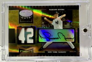 2004 Leaf Certified Cuts Mariano Rivera Auto #1/10