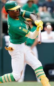 2025 Topps Update Denzel Clarke Rookie Card