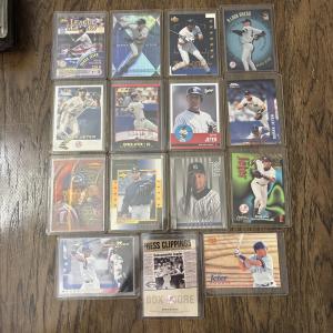 Derek Jeter Yankees 15 Card Lot from 90s-2000s