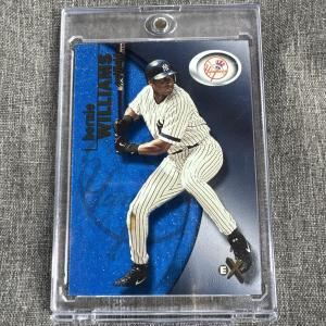 2001 E-X Essential Credentials Bernie Williams /299