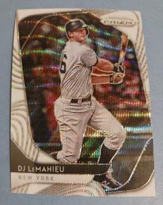 DJ LeMahieu 2020 Panini Prizm White Wave Card