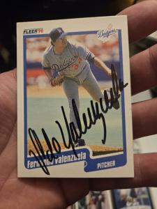 Fernando Valenzuela 1990 Fleer Autograph Card