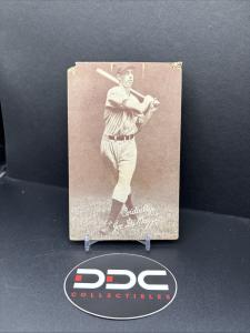1939-46 Joe DiMaggio Exhibits Salutations Card