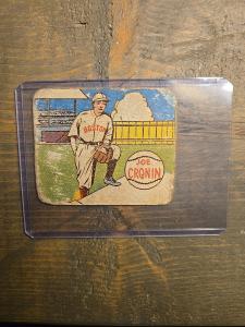 1943 R302-1 Joe Cronin Sports Card