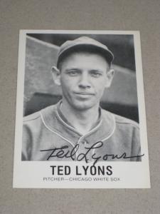 1980 TCMA Ted Lyons Autographed White Sox Card