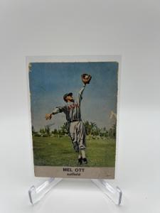 1961 Golden Press Mel Ott Hall of Fame Card