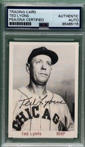 Ted Lyons 1975 TCMA Auto Sports Card