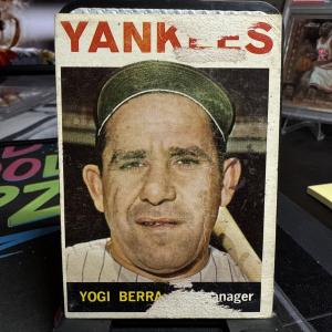 1964 Topps Yogi Berra #21 Yankees Card