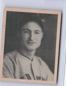 1939 Play Ball Lloyd Waner #89 - Pirates - Ex/centered - D2603