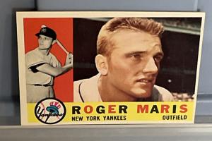 1960 Topps Roger Maris Yankees Baseball Card #377