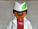 Serveur PLAYMOBIL avec frites et boissons