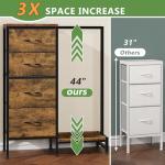 HIGDBFE Dresser with Hanging Rack, 4 Drawers Small Closet for Bedroom, Reversible Fabric Kids Chest of Drawers with Clothes Rack, Tall Storage Tower, Sturdy Frame, Rustic Brown, 44''H
