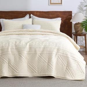 Bedsure King Size Boho Quilt with Pillow Shams
